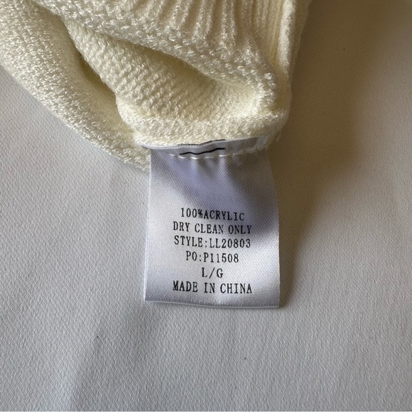 Main Strip Red and White Crew Neck Sweaters - Picture 9 of 9